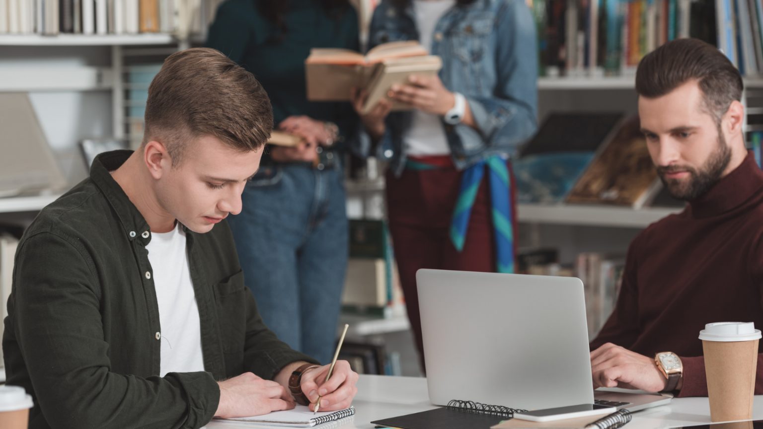 Direito à Educação Digital e Curso de Direito Digital: Preparando Advogados para o Futuro