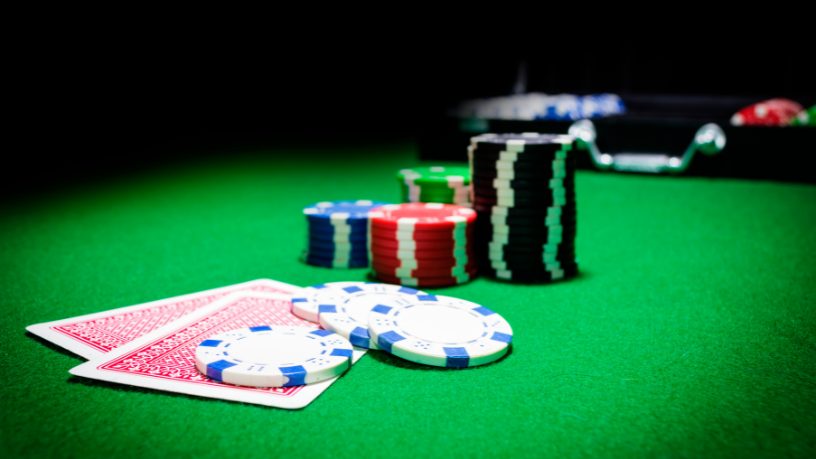 No Poker, Thiago ensina: Diferencie estilos e supere seus adversários na mesa.