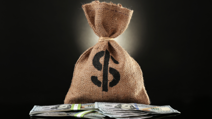 Alex Nabuco dos Santos mostra como a alta do dólar exige proteção cambial e seleção rigorosa de ativos.