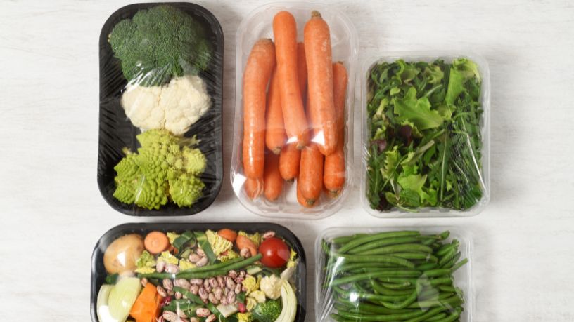 Tudo sobre normas e cuidados em embalagens plásticas, segundo Elias Assum Sabbag Junior, para alimentos funcionais.